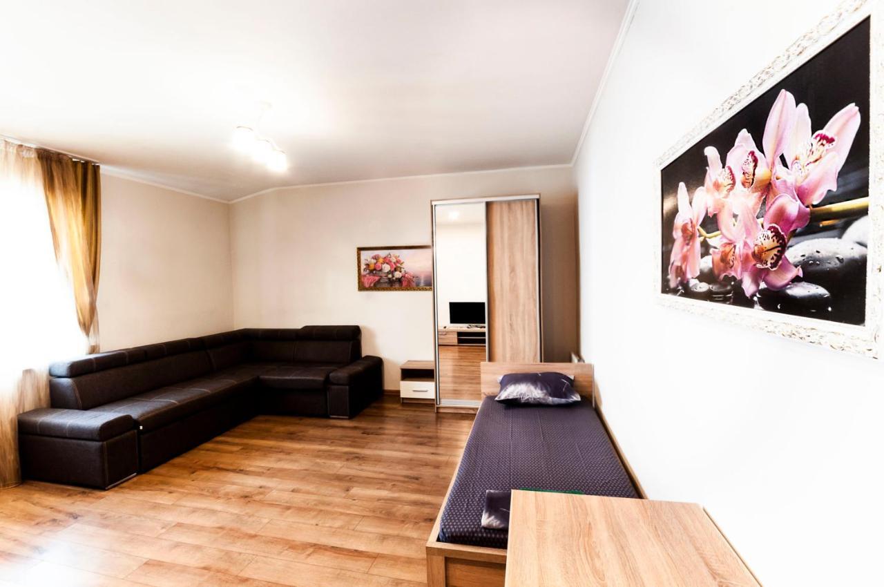 Wonderful Flat On City Center Ujgorod Dış mekan fotoğraf
